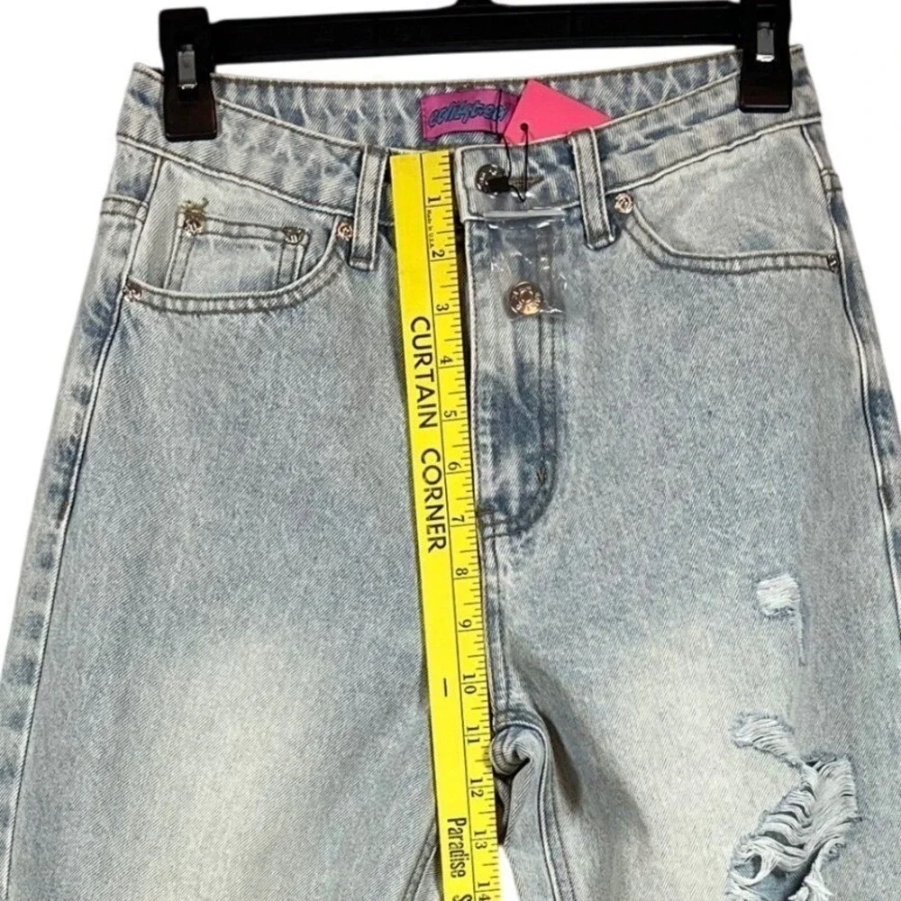 NWT Edikted High Waisted Boyfriend Jeans, Distressed Light Wash, Size XS - Picture 2 of 11
